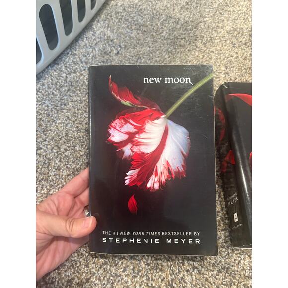 Twilight New Moon Paperback Eclipse & Breaking Dawn Hard Cover 3 books novels - Picture 7 of 7